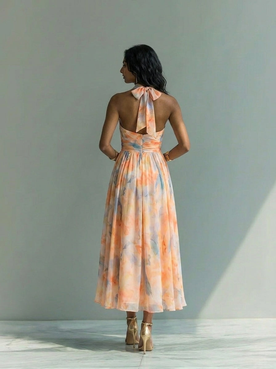 Abito con scollo all'americana e stampa acquerello